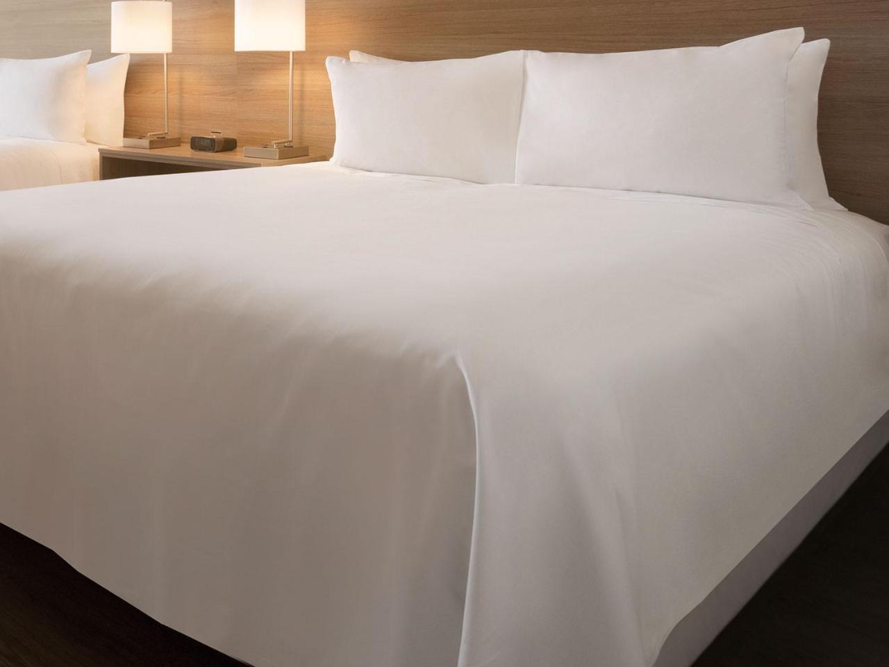Radisson Kingswood & Suites, 4*